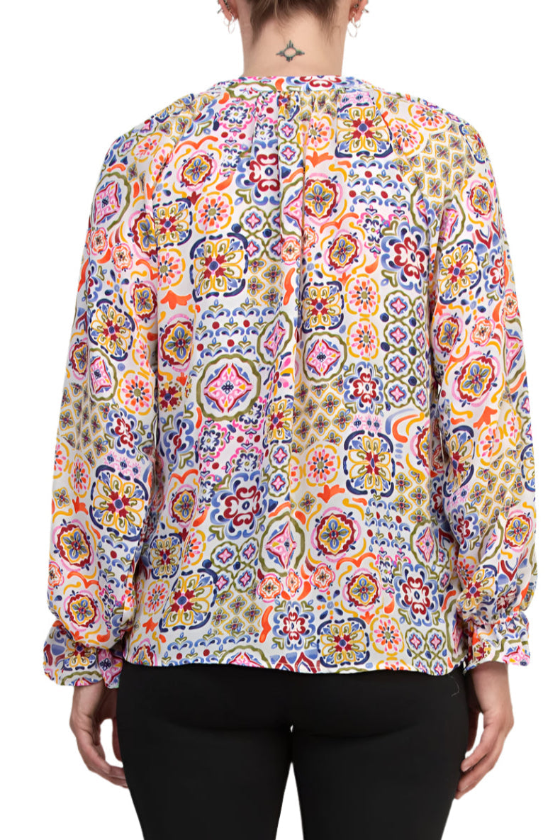 Detail Crochet Trim Edges V-Neckline Elastic