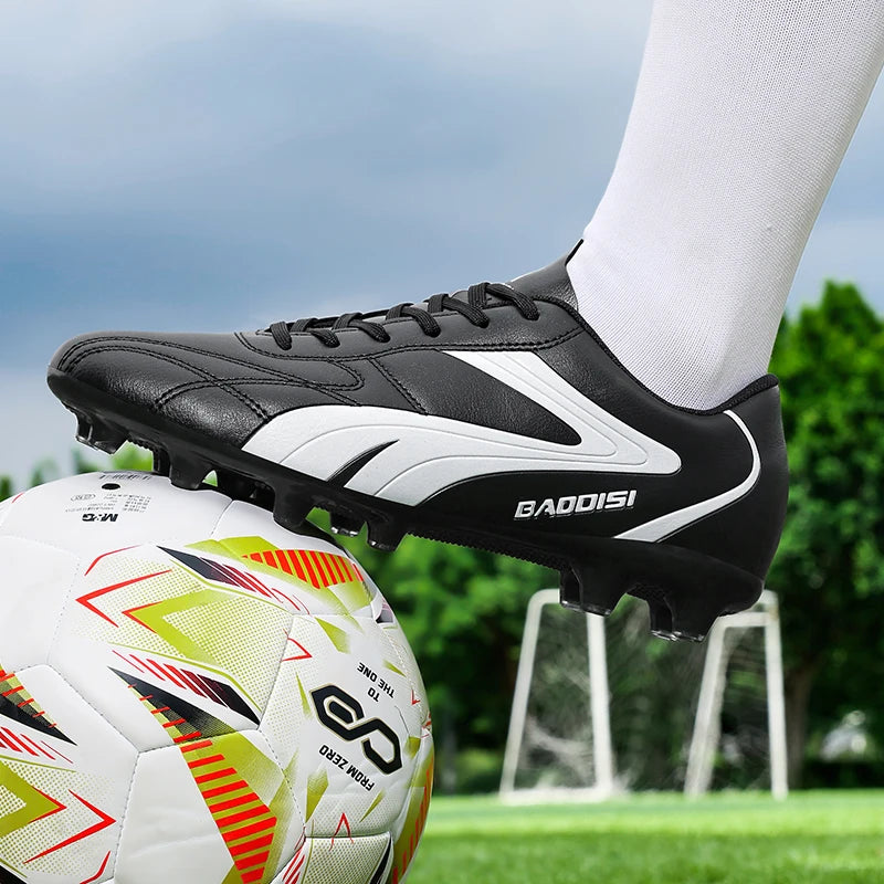 Men Soccer Shoes Breathable//Football Boots//Ultralight Professional Training Sneakers - GilloServ
