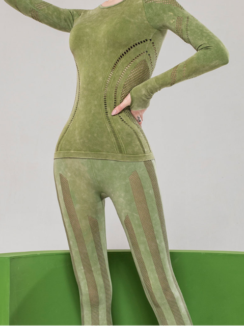 Seamless Sportswear Yoga Set Hollow Out Gym Fitness Tracksuit - GilloServ