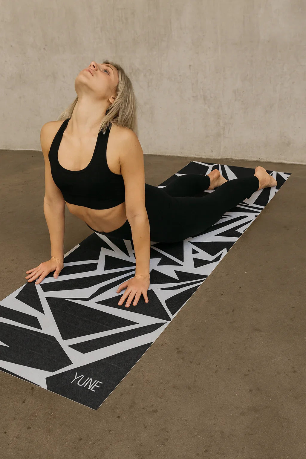 Shadow Yoga Mat – 6mm Non-Slip, Eco-Friendly & Latex-Free (Black/White) - GilloServ