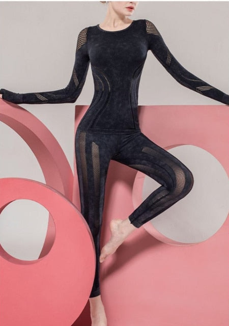 Seamless Sportswear Yoga Set Hollow Out Gym Fitness Tracksuit - GilloServ